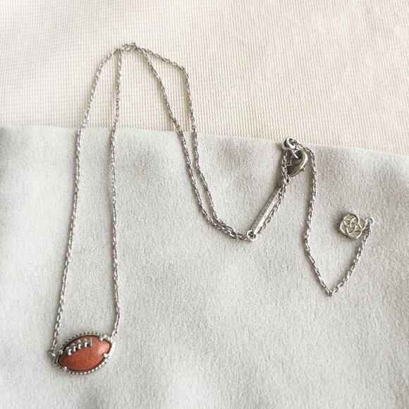Kendra Scott Football Orange Goldstone Silver Short Pendant Necklace NEW - Picture 3 of 4